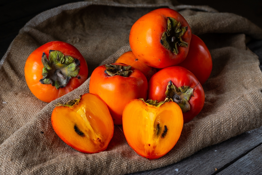 I CACHI: TUTTE LE PROPRIETÀ DEL FRUTTO PIÙ DOLCE DELL'AUTUNNO