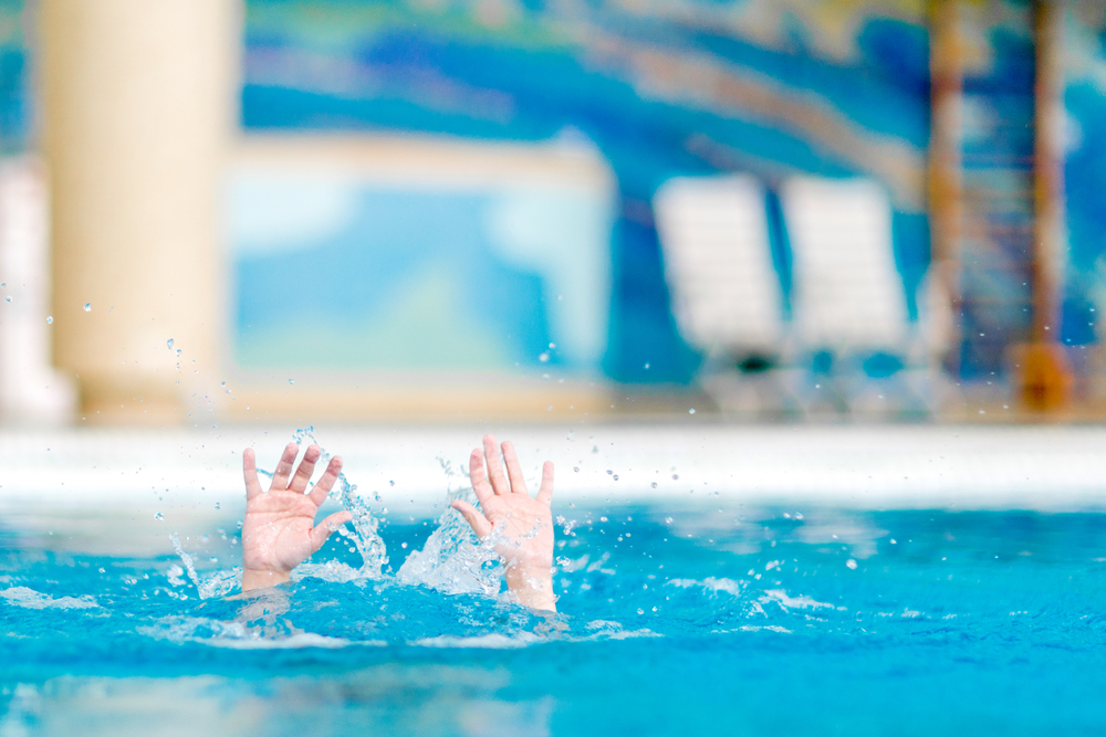 Rischio annegamento bambini in piscina