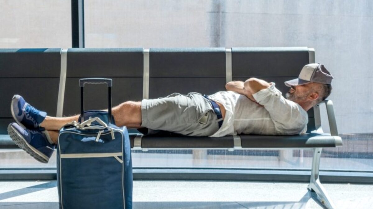 Insonnia da jet lag dormire in viaggio