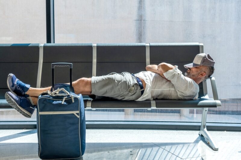Insonnia da jet lag dormire in viaggio