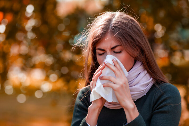 Sintomi tipici delle allergie autunnali all’aria aperta